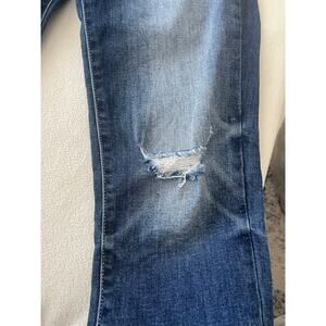 KanCan Estillo Distressed Jeans.  Fringe ankles.  7/27.